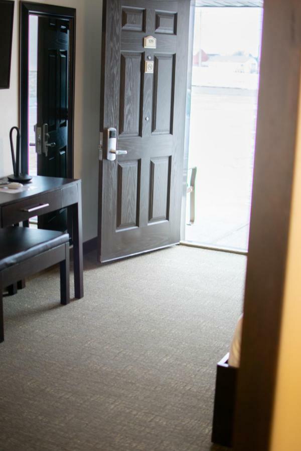 Boarders Inn & Suites By Cobblestone Hotels - Syracuse Exteriör bild